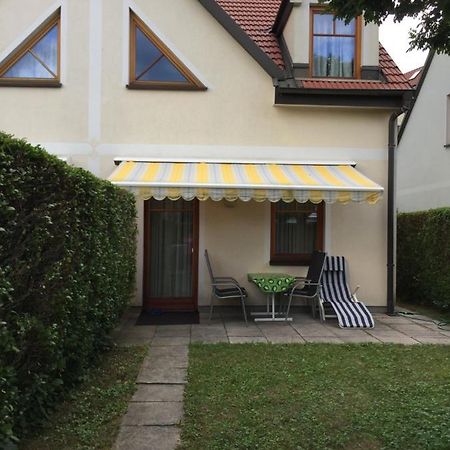Familien Chalet Mit Direktem Bademantelgang Zur Therme Locsmánd Kültér fotó